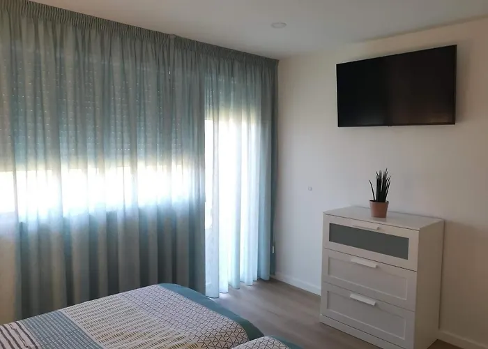 Con Estupendas Vistas *